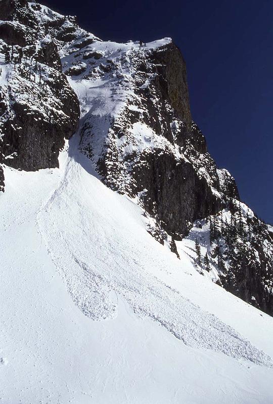 1987-013 C141 Peak Apr 1987 008 Avalanche.jpg